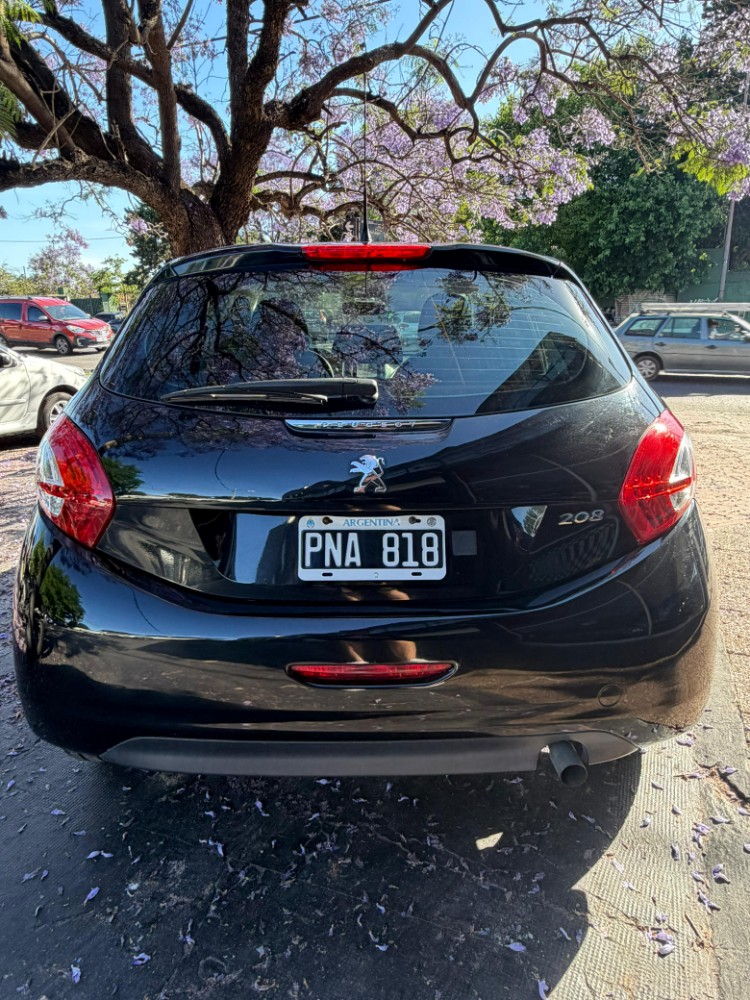 Peugeot 208 ALLURE 1.5TOUCHSCREEN — foto 6